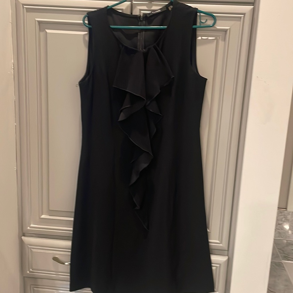 Tahari size 12 ruffle dress